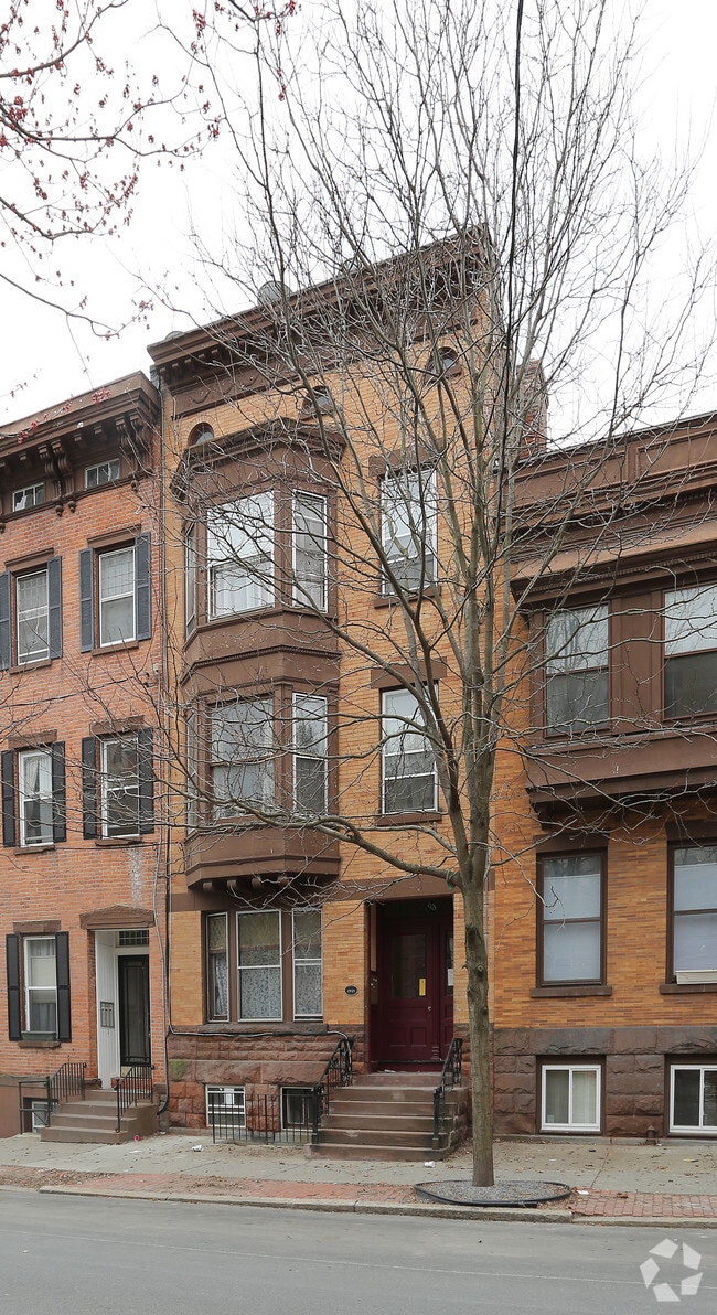 Primary Photo - 96-98 Chestnut St
