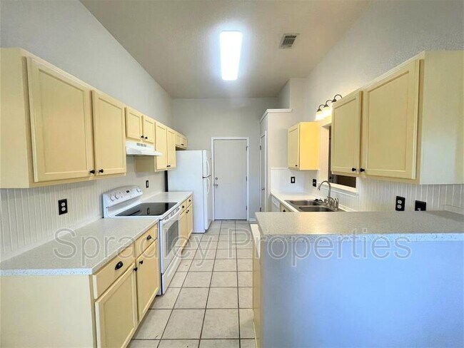 Building Photo - 7205 Klein Dr