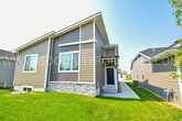 Foto principal - Modern Style Ranch, 3 bedroom 2.5 bath hom...