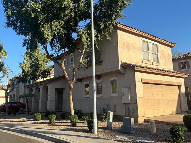 Building Photo - 623 E El Monte Pl