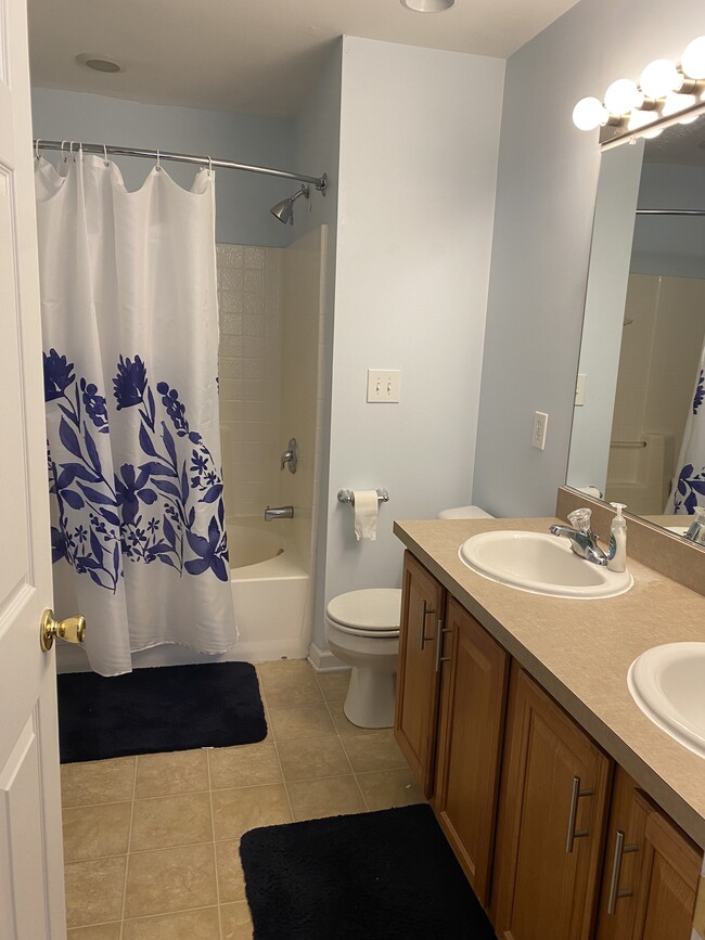 Foto del edificio - 1533 Crest Park Ct