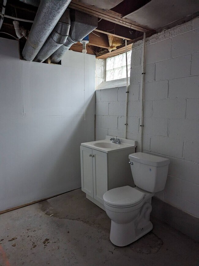 Foto del edificio - 12648 Mettetal St- 3 BEDS & 1.5 BATH FOR R...