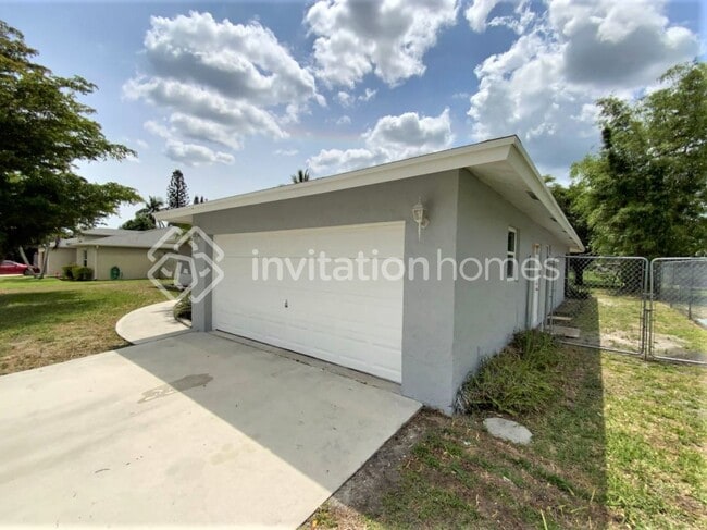 Building Photo - 112 Granada St