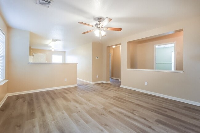 Building Photo - 11422 Seven Sisters Dr