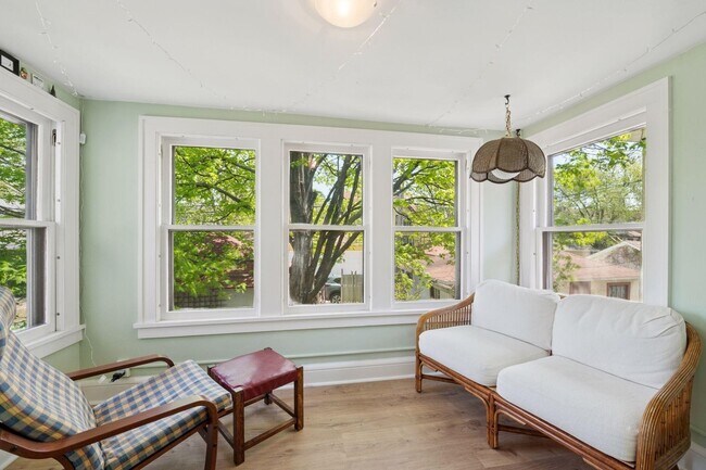Foto del edificio - 3229 Fremont Ave S