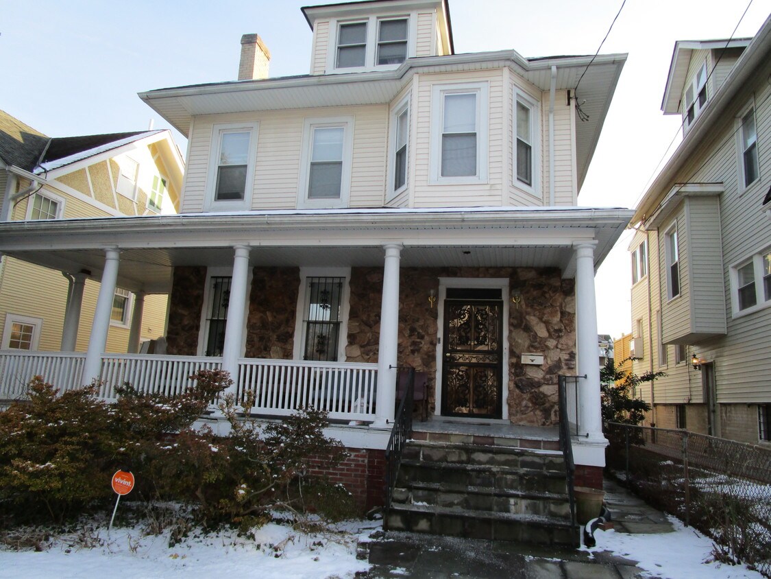 1304 Delafield Pl NW, Washington, DC 20011 Apartments in Washington
