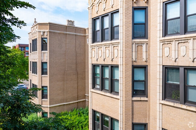 Building Photo - 910-16 Judson