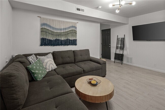 Foto del edificio - 2 Southport Ln