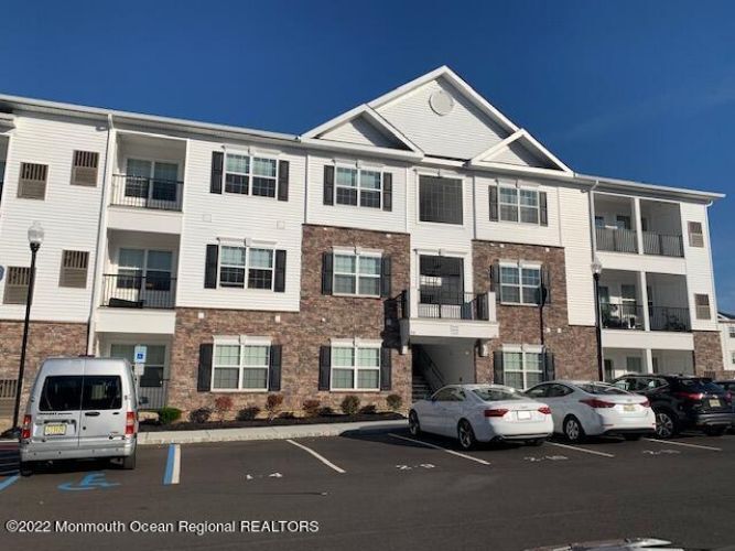 725 Stiller Ln, Monroe Township, NJ 08831 Condo for Rent in Monroe