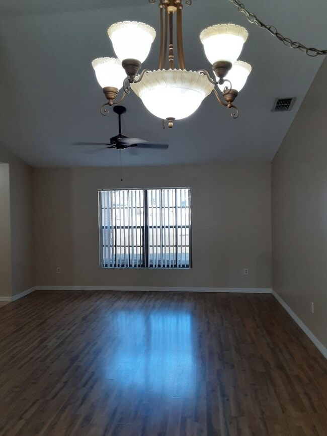 Foto del edificio - Split Floor Plan POOL HOME