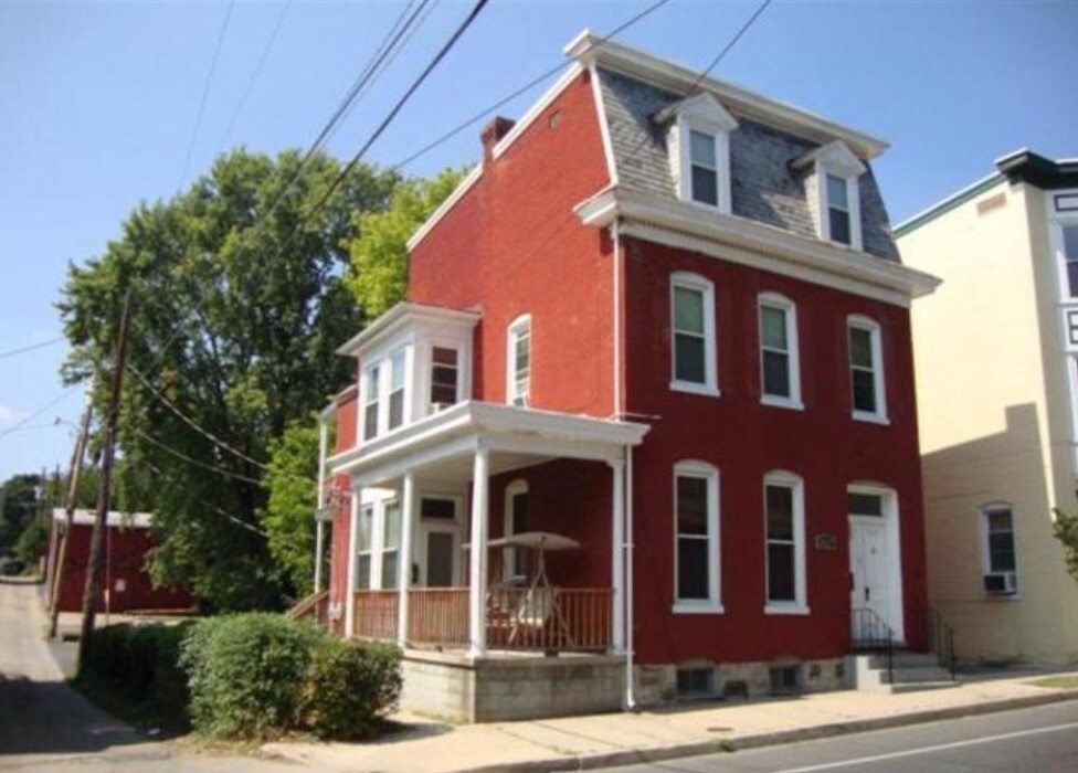 427 N. Locust St. Unit Apt 2, Hagerstown, MD 21740 Apartments in