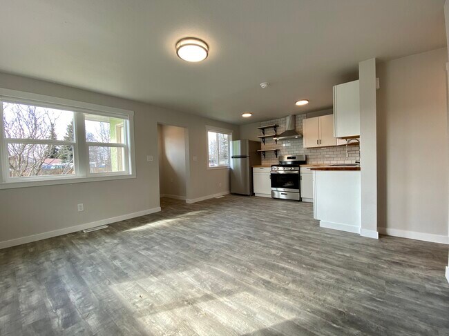 stainless appliances - 1033 Juneau St