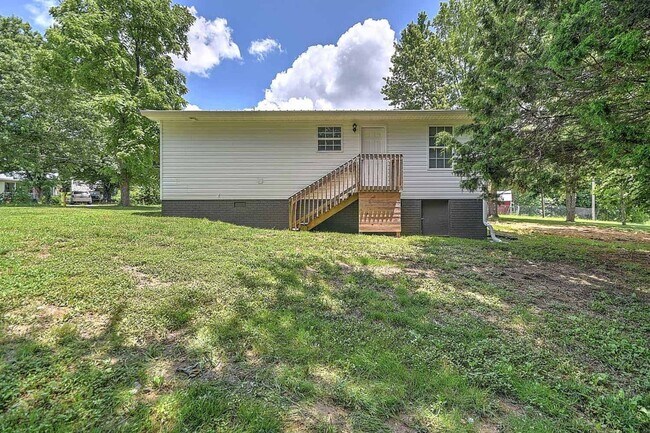 Foto del edificio - 3 Bedroom 1 Bathroom Home in Jonesborough, TN