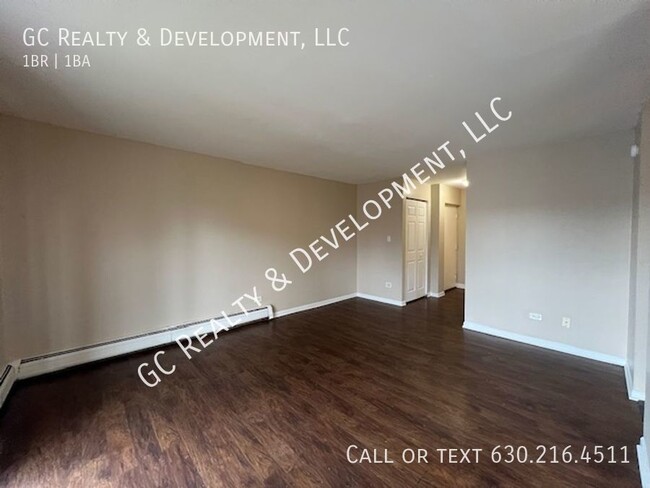 Foto del edificio - ***ADDISON / 1 BDRM / HEAT INCLUDED!! / TE...