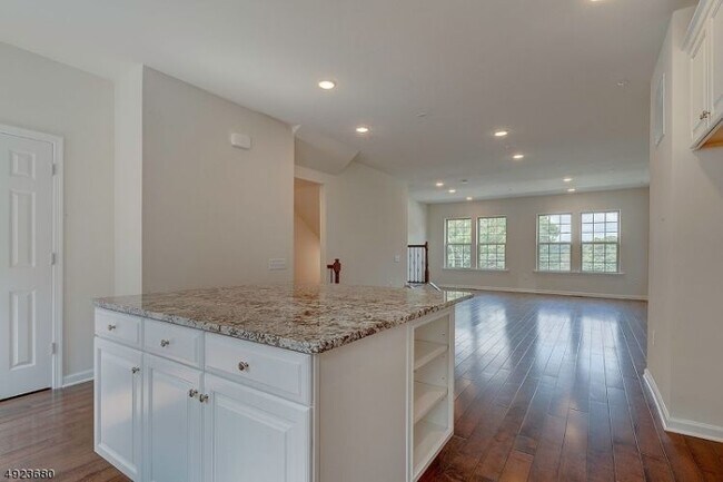 Building Photo - 25 Ambrosia Ct