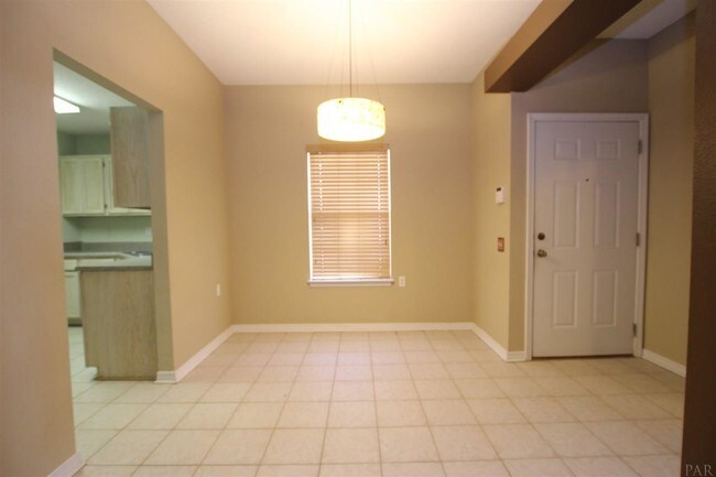 Building Photo - 701 Thornwood Pl