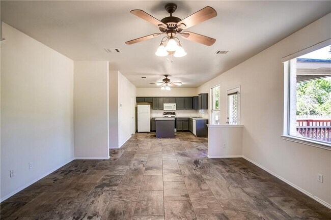 Foto del edificio - 3772 Top Rock Ln