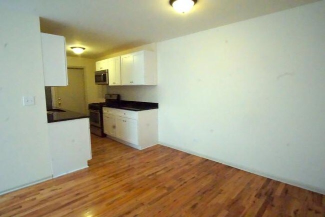 Foto del edificio - 2 bedroom in Chicago IL 60640