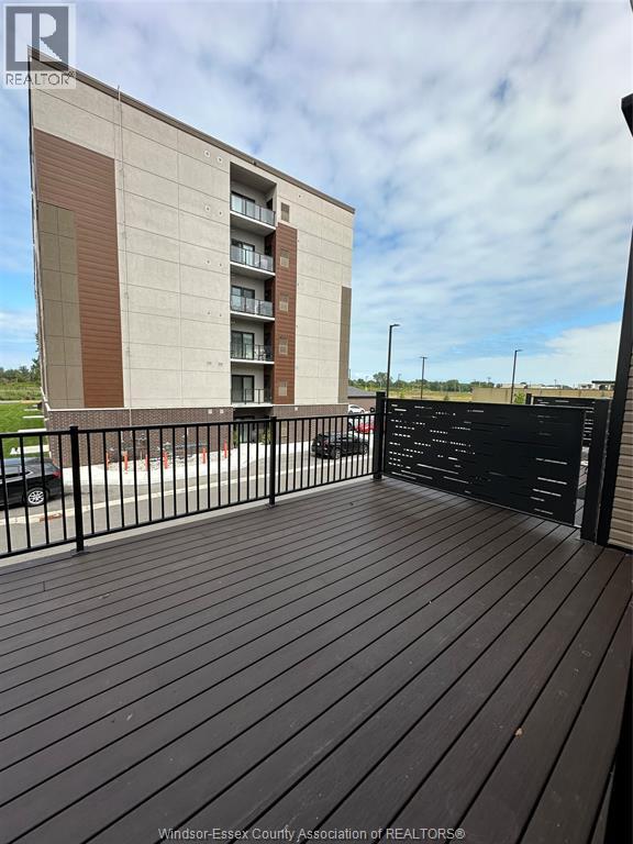 Building Photo - 725 Brownstone Dr