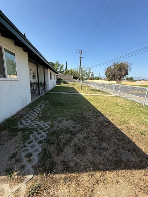 Foto del edificio - 9416 Cedar Ave
