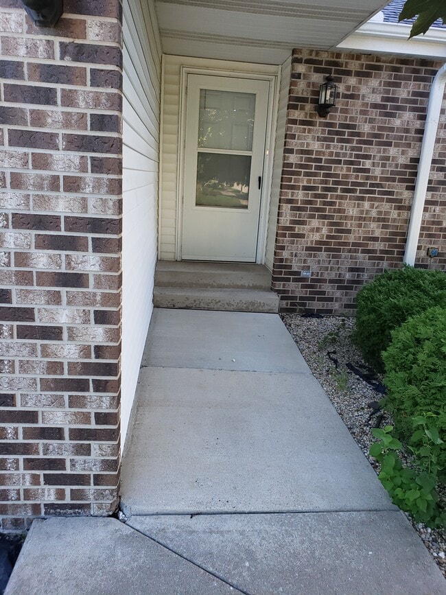 2967 Hedge Cliff Dr Unit 2967, Rockford, IL 61114 Condo for Rent in