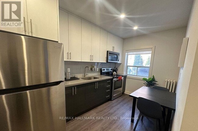 Building Photo - 595 St Clair Ave W