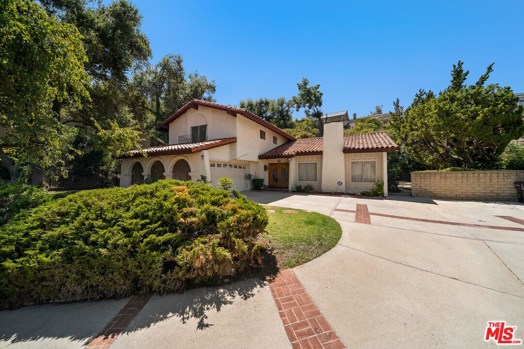 Foto principal - 2077 Woodburn Ave