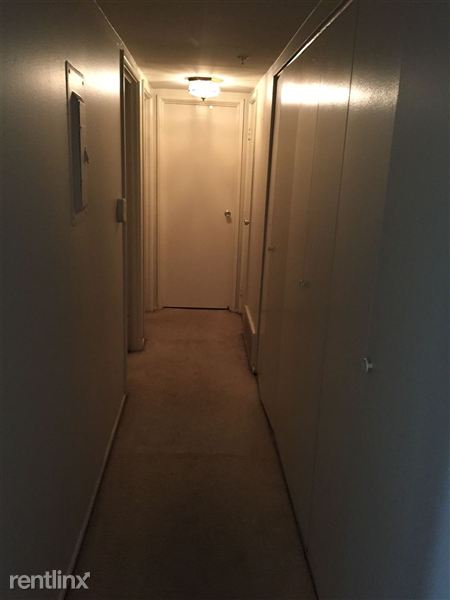 Fotografía del edificio - 1025 N Sterling Ave