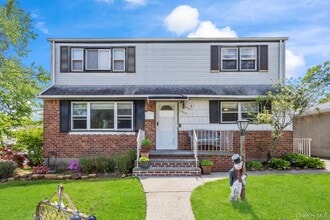 Building Photo - 1403 James St