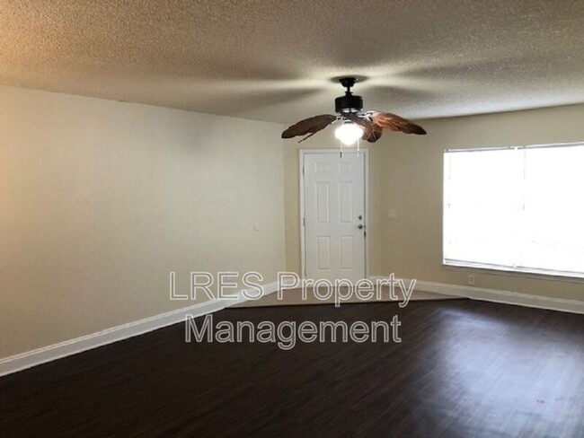 Foto del edificio - 3651 N Goldenrod Rd