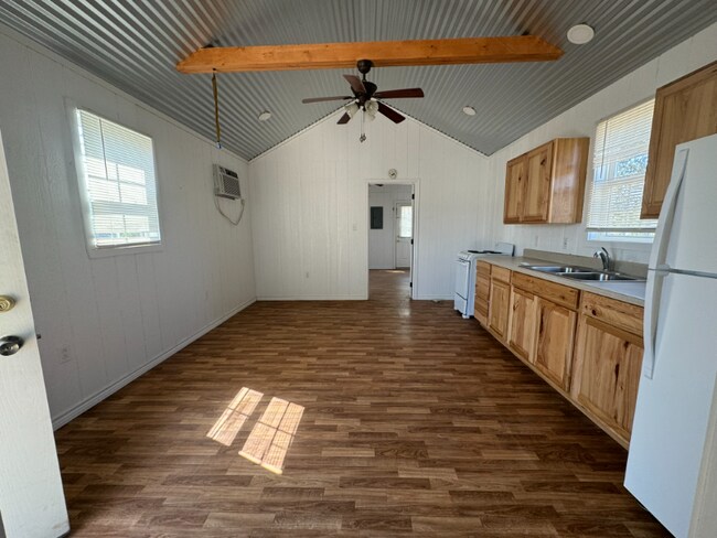 Foto del edificio - 930 County Rd 3390