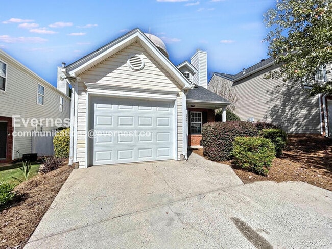 Building Photo - 2060 Lexington Ln