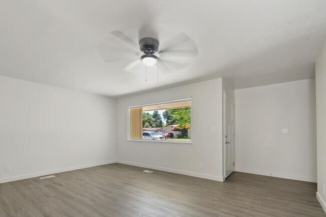 Foto del edificio - 3 Bedroom home in Eagle with ADU _ Pets We...