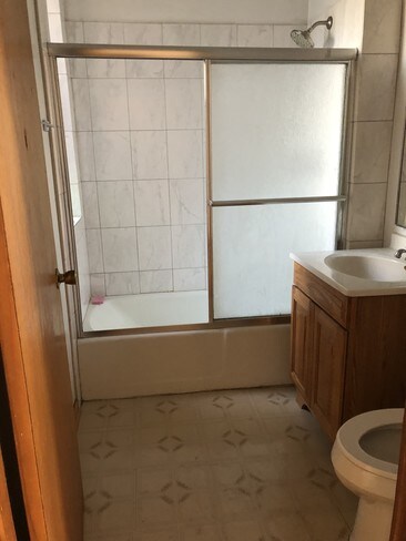 Bathroom - 3836 N Wilton Ave