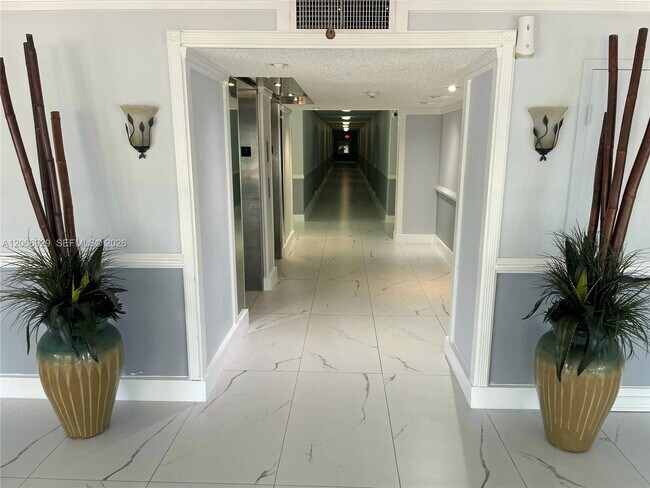 Foto del edificio - 9273 SW 8th St