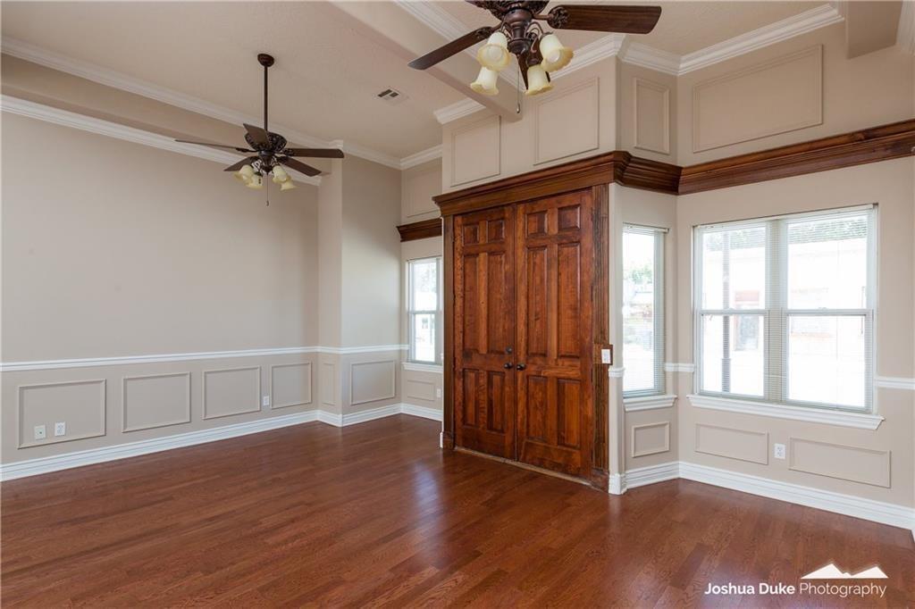 Building Photo - 215 S Wright St