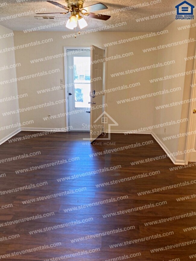 Foto del edificio - 232 Dogwood Pointe Dr