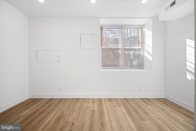 Building Photo - 4117 Westminster Ave