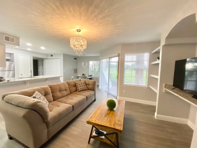 Photo - 7330 Westpointe Blvd Apartment