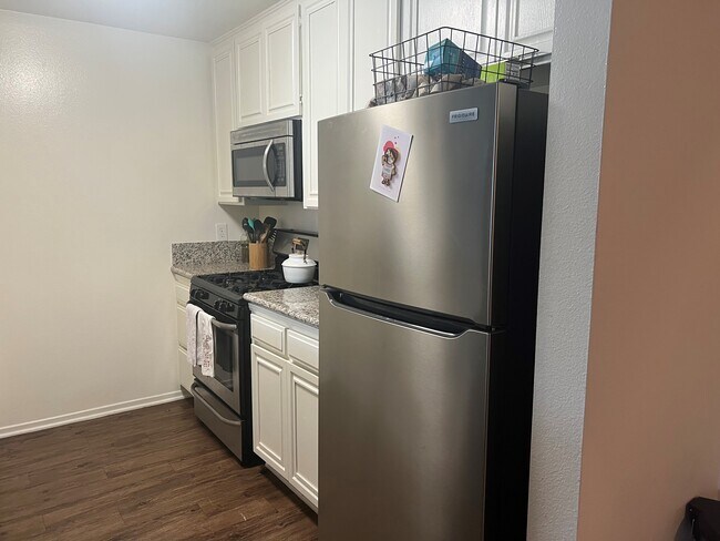 Foto del edificio - 13444 Moorpark St