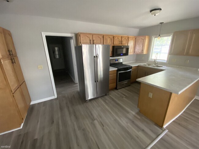 Building Photo - 3 br, 1 bath House - 701 S 27th St