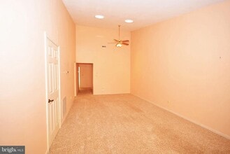Building Photo - 928 Beacon Way