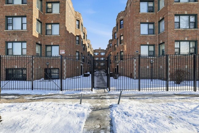 Building Photo - 7501-7509 S Stewart Ave