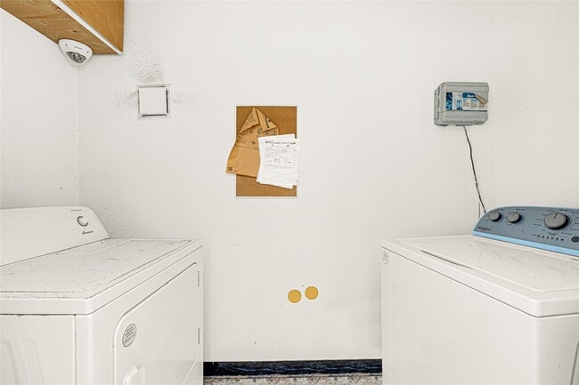 Building Photo - 1603 Welch St