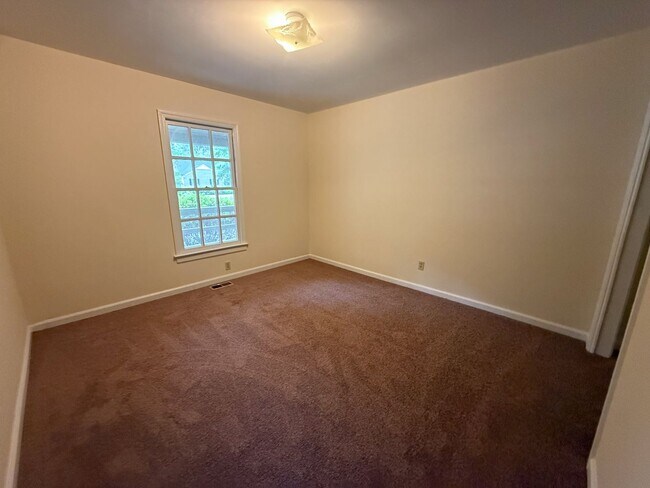 Building Photo - 2608-B Byerly Drive