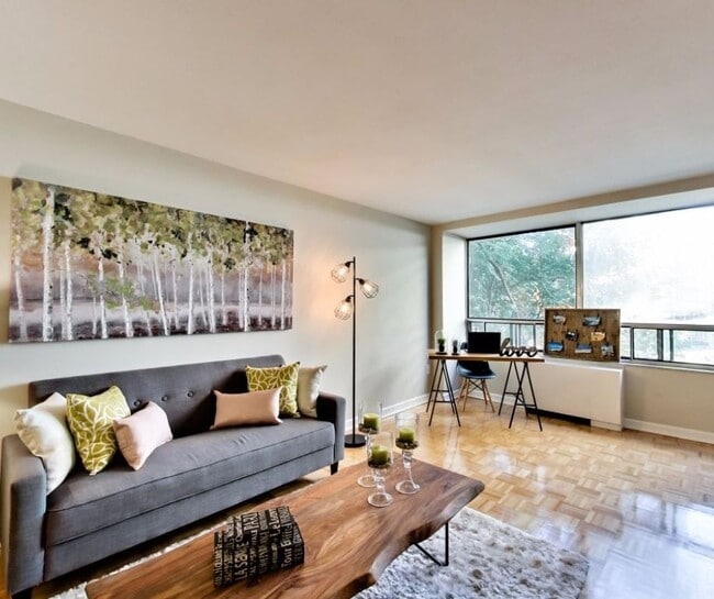 Building Photo - 660 Briar Hill