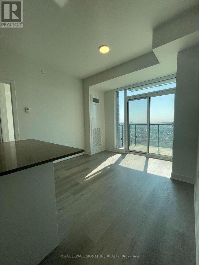 Building Photo - 40-1340 Lagerfeld Dr