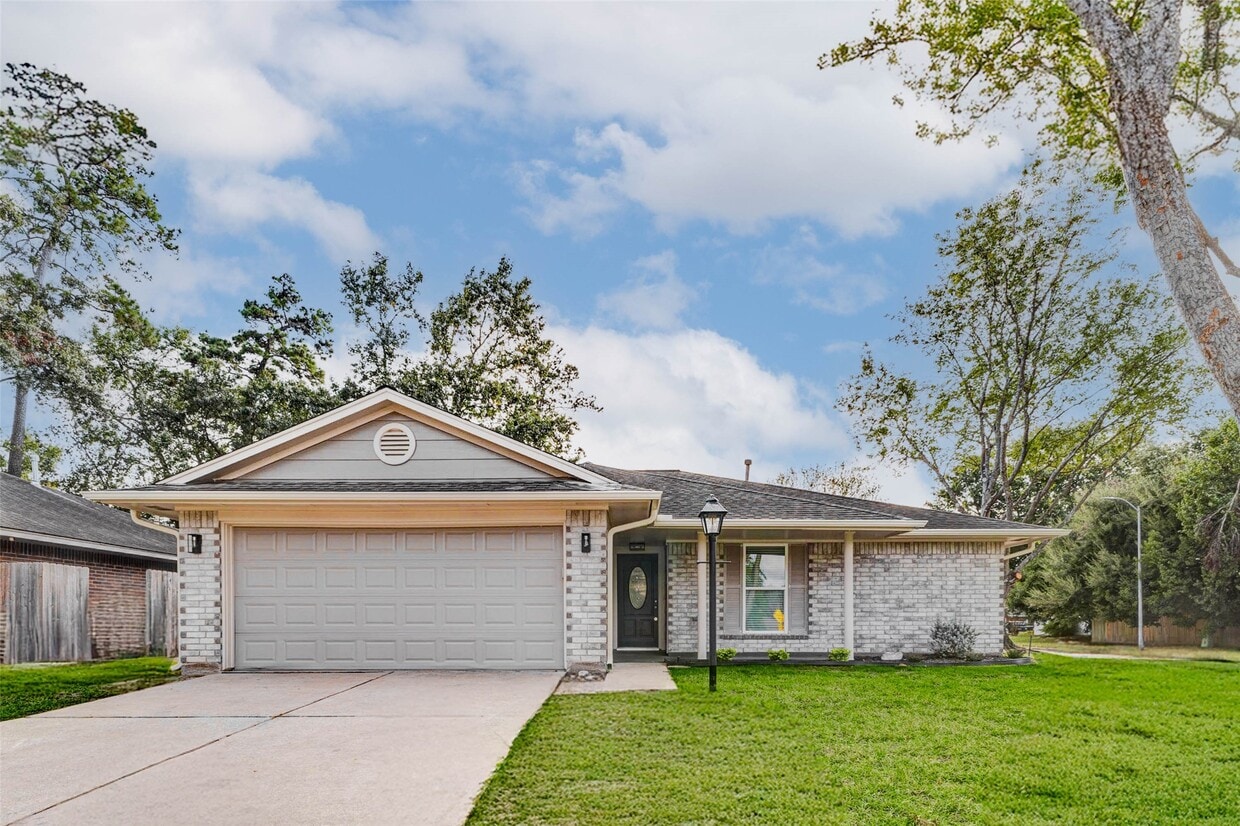 Foto principal - 2410 Clear Ridge Dr