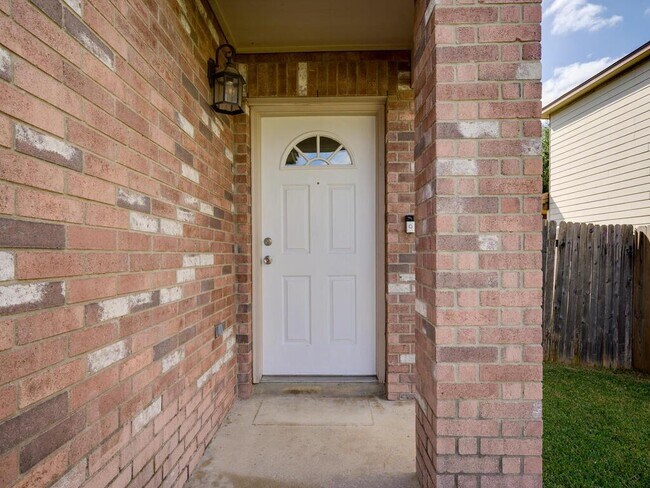 Building Photo - 251 Beech Dr