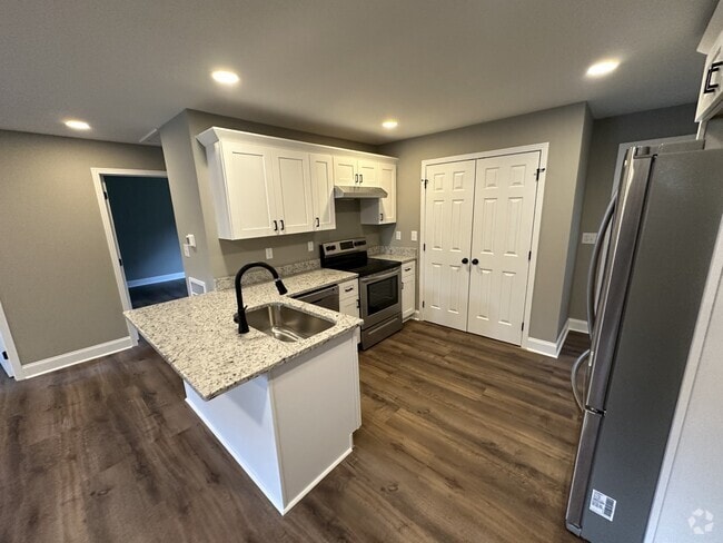 Building Photo - 413 Martha Ln